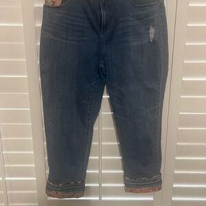 Chicos so slimming embroidered ankle jeans